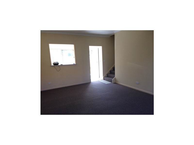 2/11 Grove Cct, Warilla NSW 2528