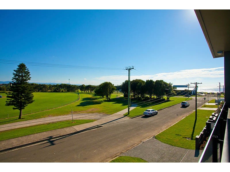 10 Beach Road, Shellharbour NSW 2529