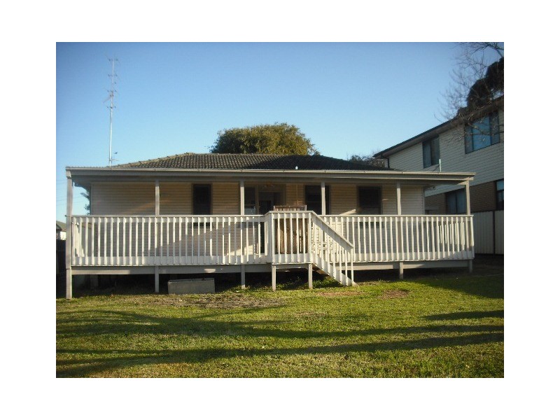 23 Beaton Street, Lake Illawarra NSW 2528