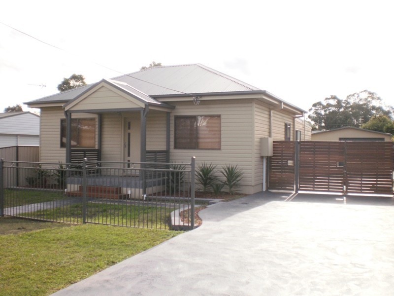 20 Watson Street, Oak Flats NSW 2529