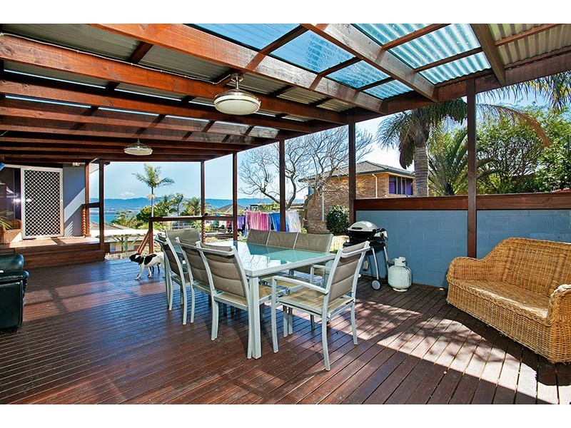 2a Mackenzie Avenue, Mount Warrigal NSW 2528