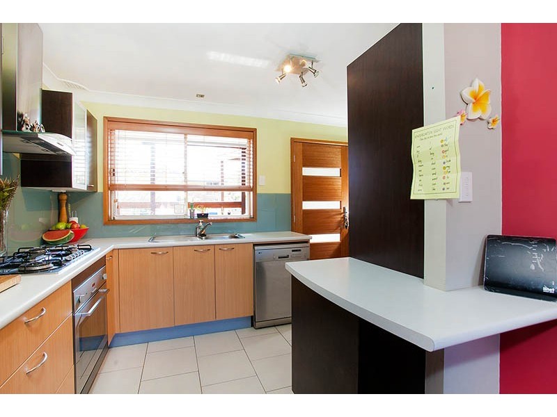 2a Mackenzie Avenue, Mount Warrigal NSW 2528