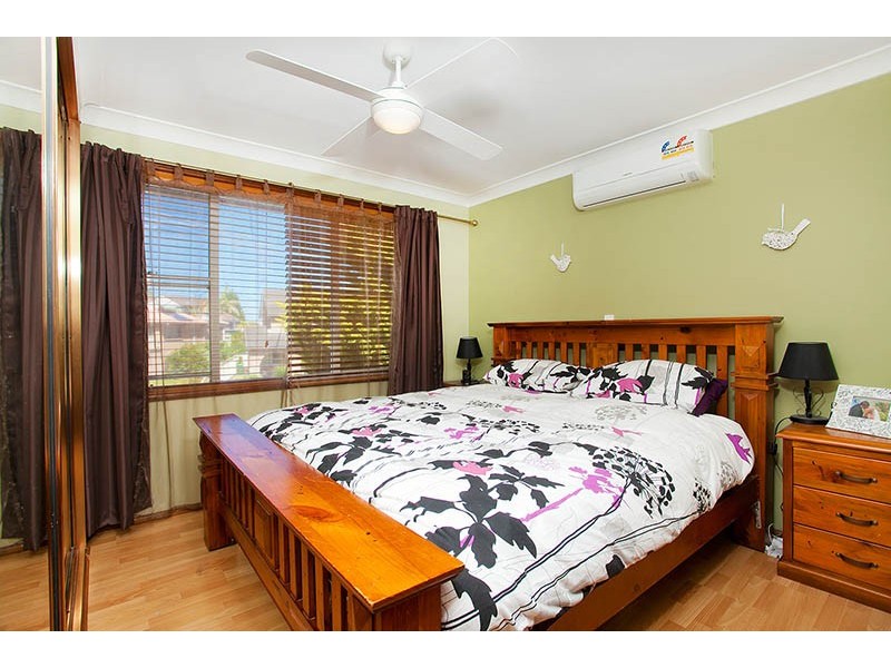 2a Mackenzie Avenue, Mount Warrigal NSW 2528
