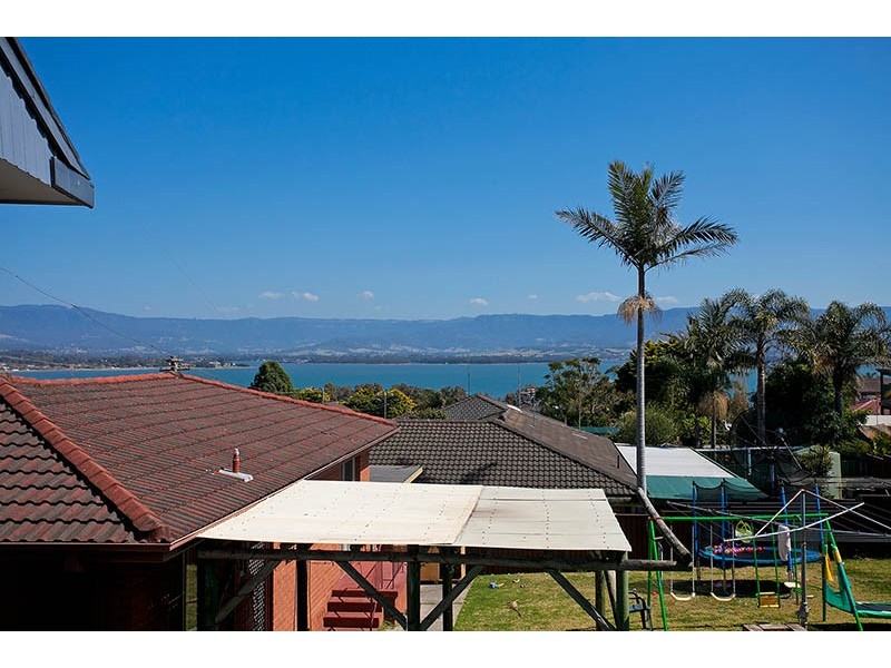 2a Mackenzie Avenue, Mount Warrigal NSW 2528