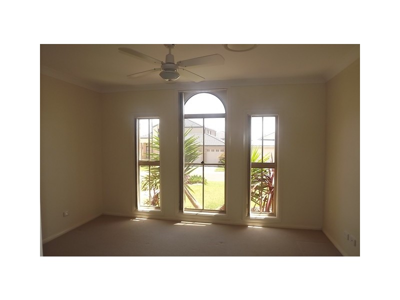 6 Dunk Ave, Shell Cove NSW 2529