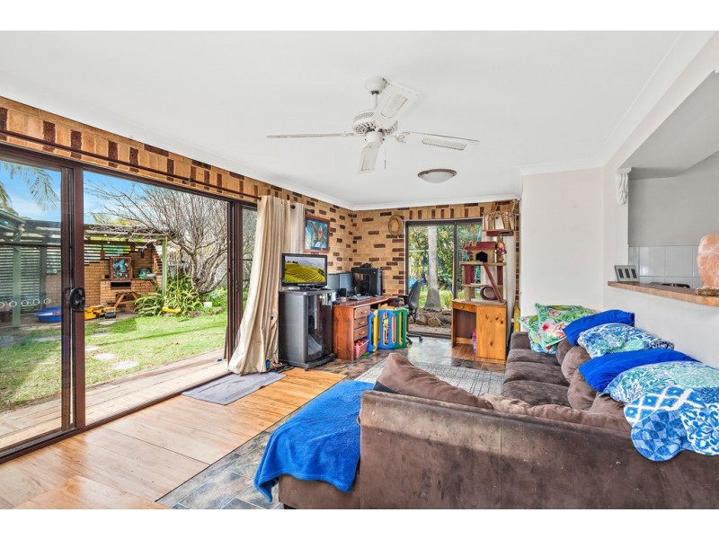 14 Government Road, Oak Flats NSW 2529