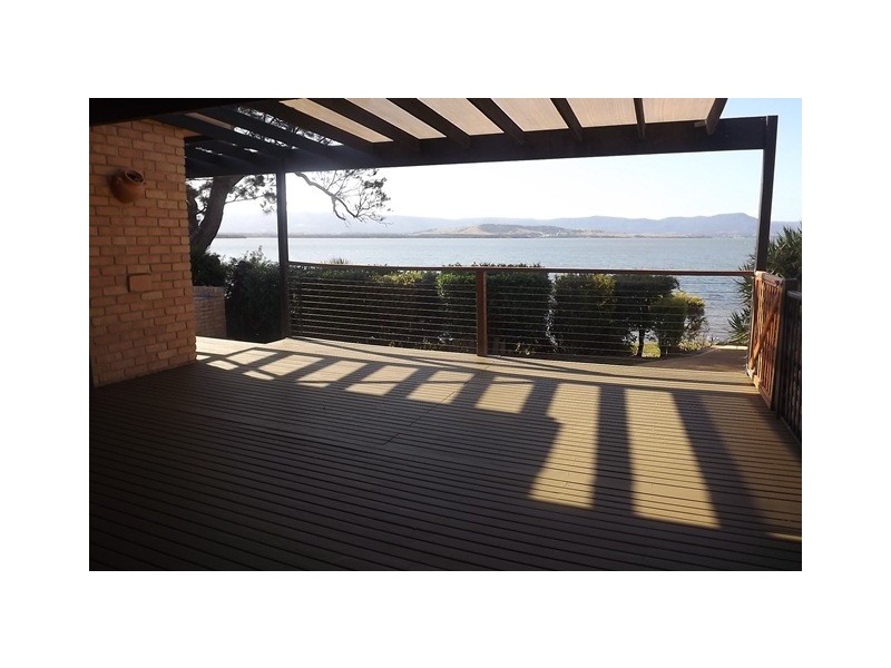 49 The Esplanade, Oak Flats NSW 2529