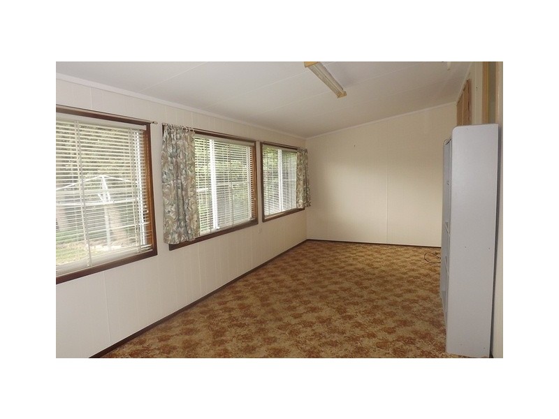 15 Malin Road, Oak Flats NSW 2529