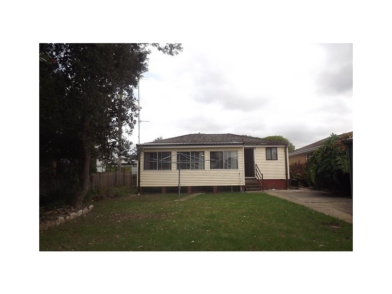 15 Malin Road, Oak Flats NSW 2529