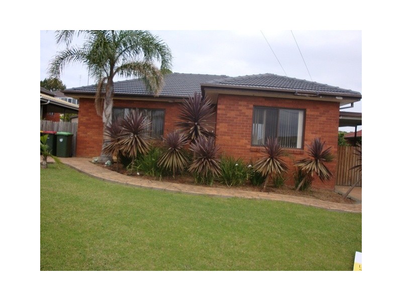 86 LEAWARRA AVENUE, Barrack Heights NSW 2528