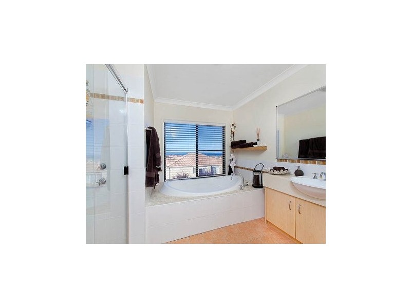 14 Banks Drive, Shell Cove NSW 2529