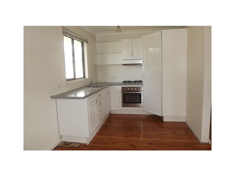 16 Beaton Street, Lake Illawarra NSW 2528
