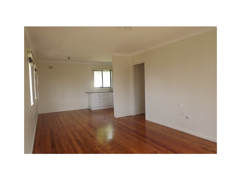 16 Beaton Street, Lake Illawarra NSW 2528