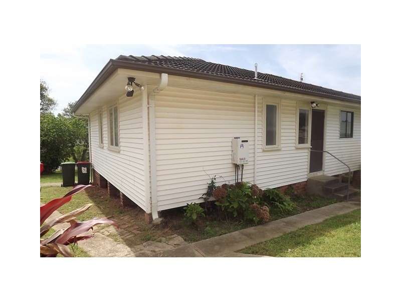 16 Beaton Street, Lake Illawarra NSW 2528