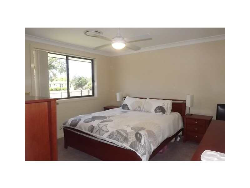43 Moore Street, Oak Flats NSW 2529