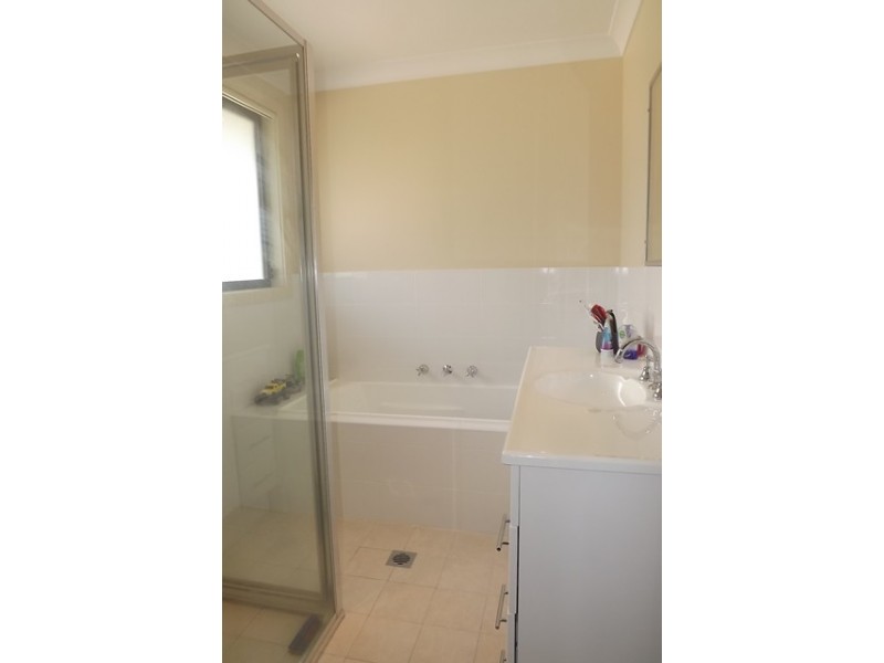 43 Moore Street, Oak Flats NSW 2529