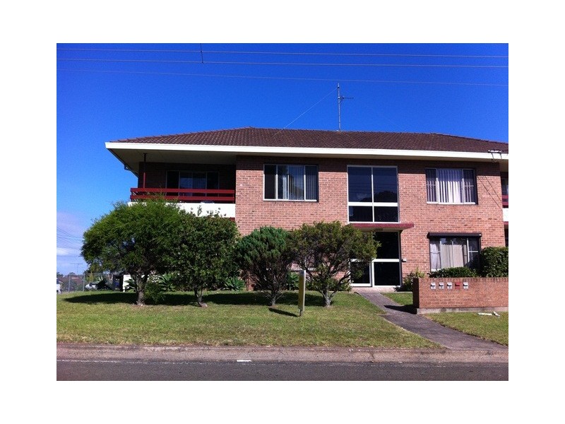 1/2 Denison Street, Barrack Heights NSW 2528