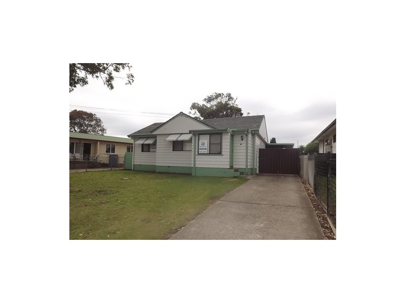 12 Fleetwood Cres, Warilla NSW 2528