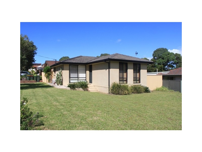 1 McLements Avenue, Mount Warrigal NSW 2528