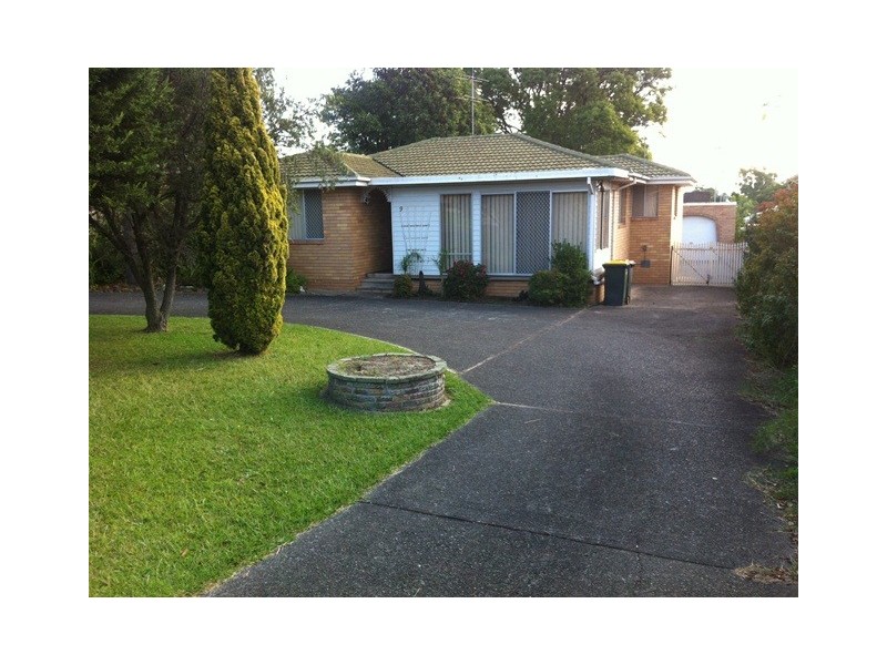 9 Gordon Street, Oak Flats NSW 2529