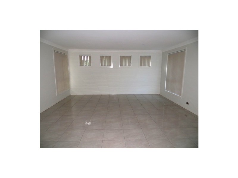10a Clermont Crescent, Albion Park NSW 2527