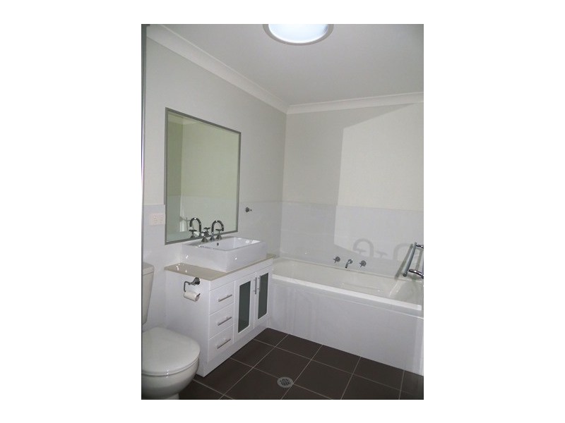 10a Clermont Crescent, Albion Park NSW 2527