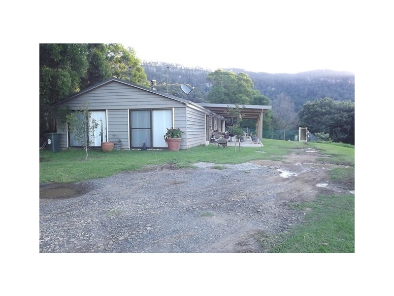 210 Tongarra Lane, Albion Park NSW 2527