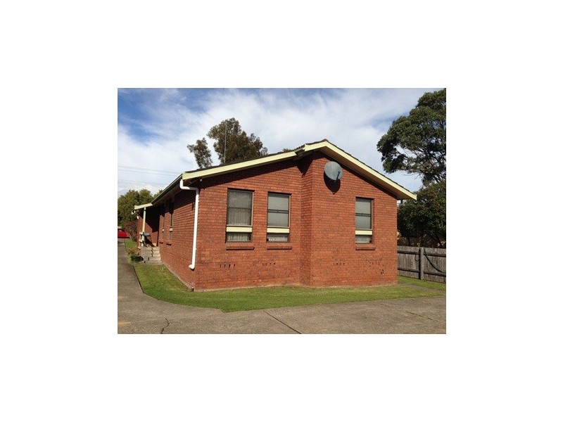 2/80 Barton Street, Oak Flats NSW 2529