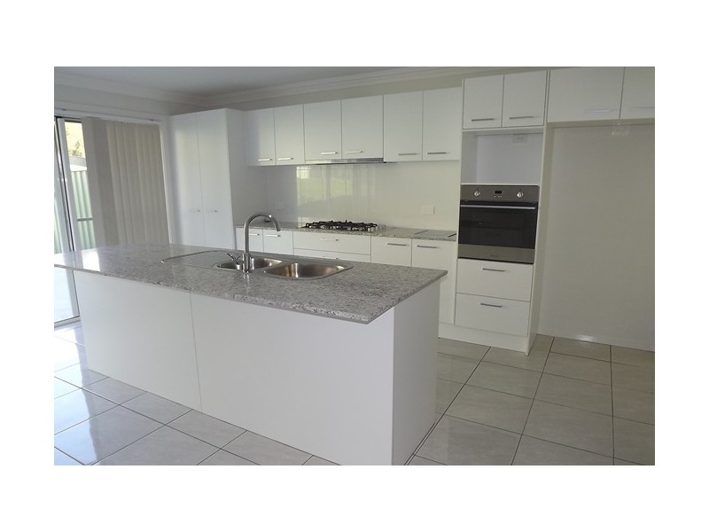 10a Clermont Crescent, Albion Park NSW 2527