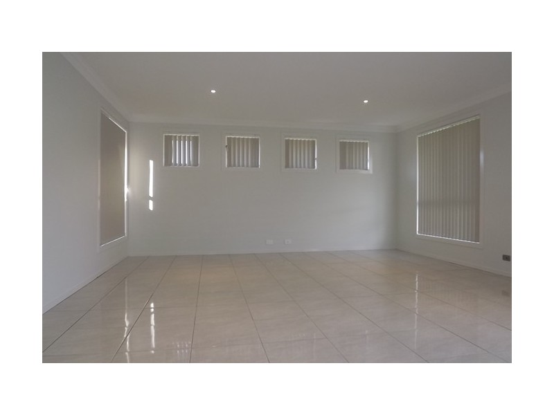 10a Clermont Crescent, Albion Park NSW 2527