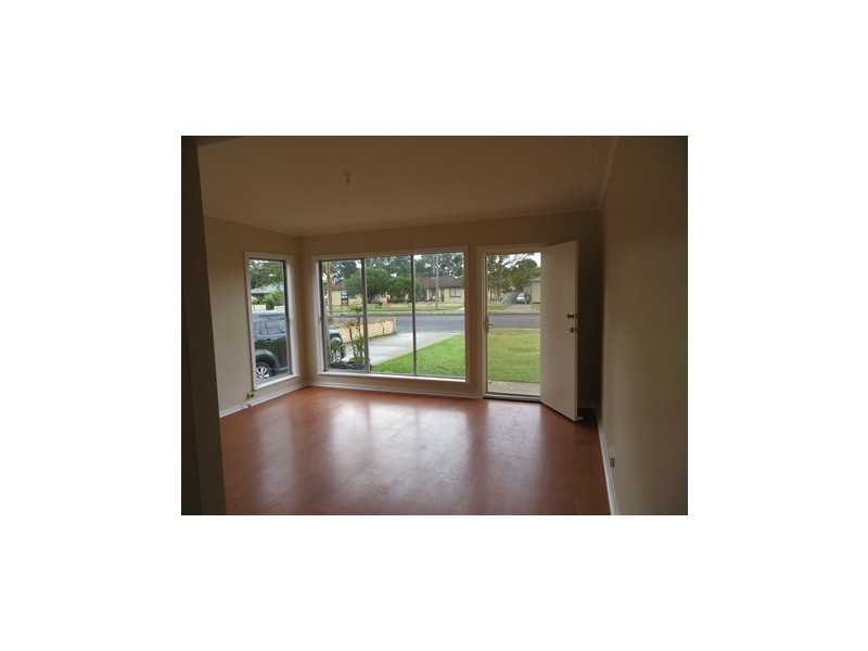 139 Central Avenue, Oak Flats NSW 2529