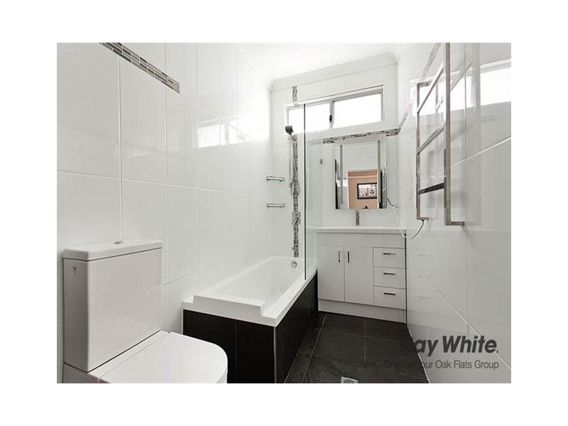 84 addison avenue, Lake Illawarra NSW 2528