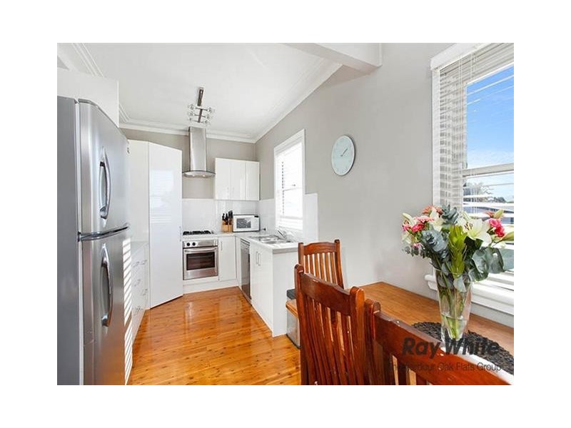 84 addison avenue, Lake Illawarra NSW 2528