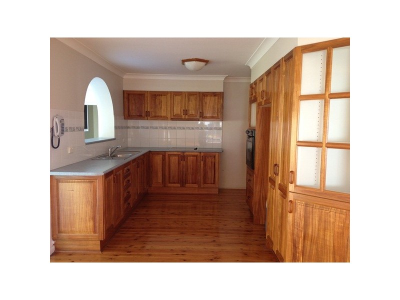 68 The Esplanade, Oak Flats NSW 2529