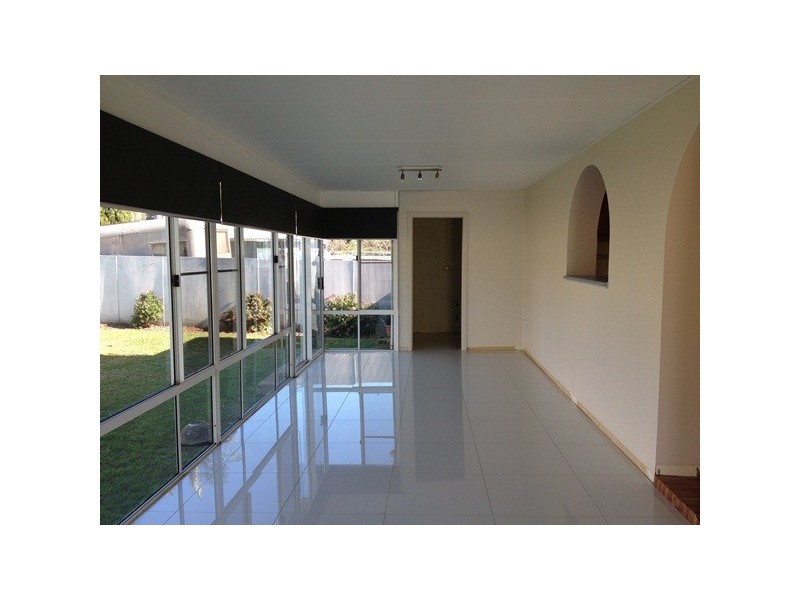 68 The Esplanade, Oak Flats NSW 2529