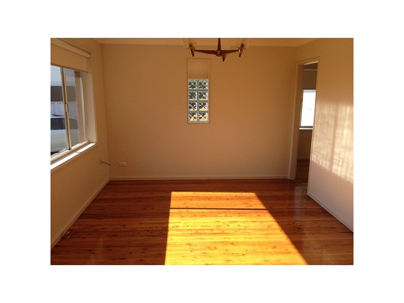 68 The Esplanade, Oak Flats NSW 2529