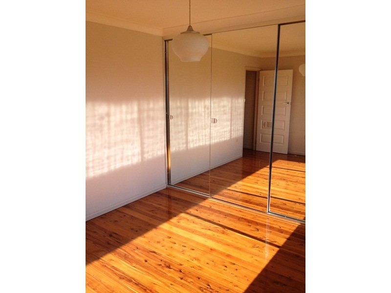68 The Esplanade, Oak Flats NSW 2529