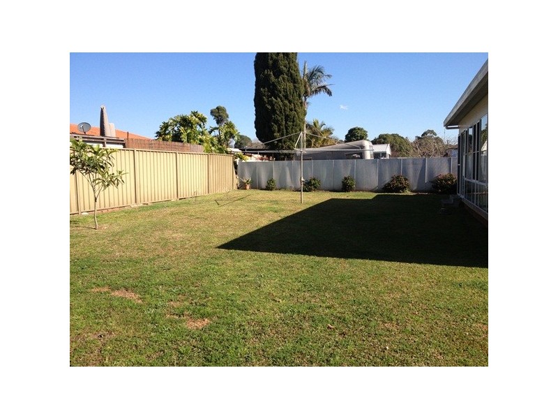 68 The Esplanade, Oak Flats NSW 2529
