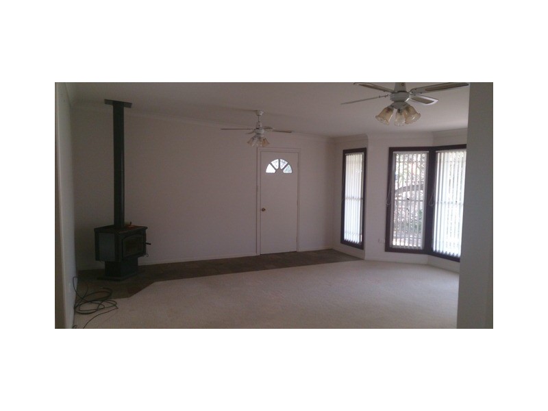 14 Kaylaur Crescent, Albion Park Rail NSW 2527