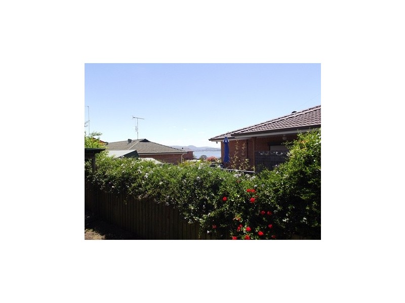 8 Cuthbert Drive, Mount Warrigal NSW 2528