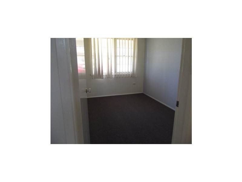 8 Cuthbert Drive, Mount Warrigal NSW 2528