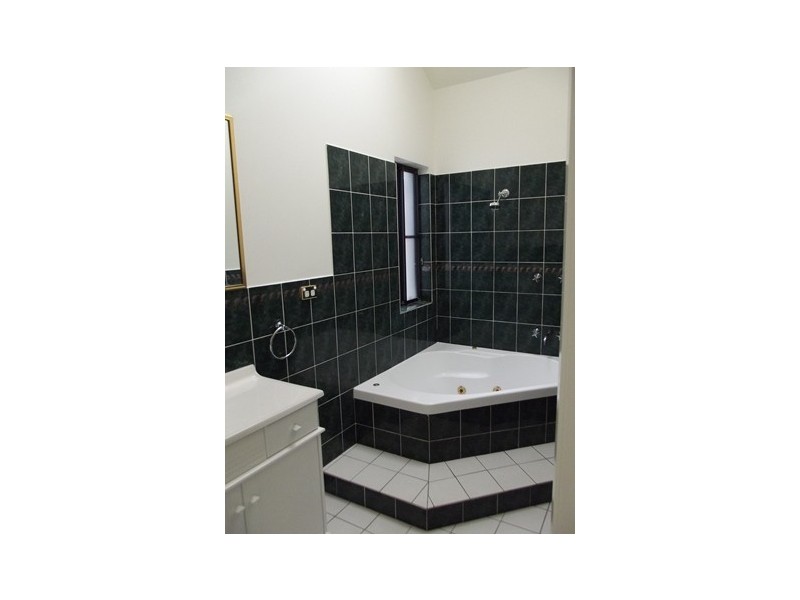 41b Boollwaroo Pde, Shellharbour NSW 2529
