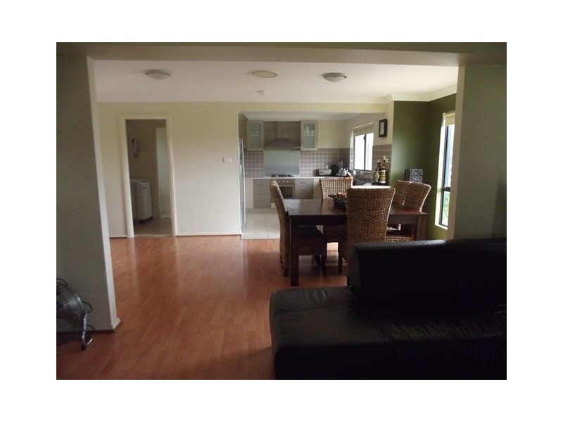 37 Campaspe Circuit, Albion Park NSW 2527