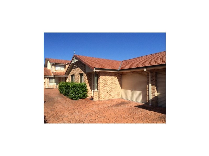 2/53 Pur Pur Avenue, Lake Illawarra NSW 2528