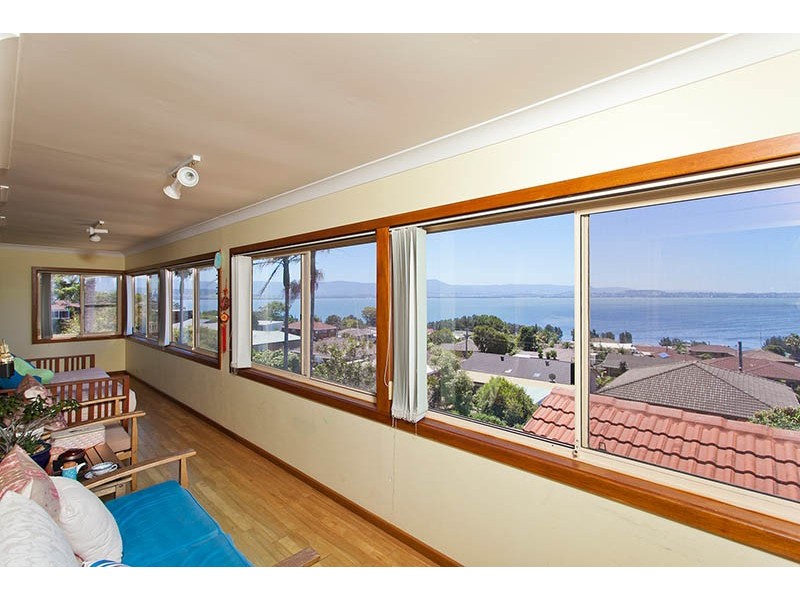 60 Porter Avenue, Mount Warrigal NSW 2528