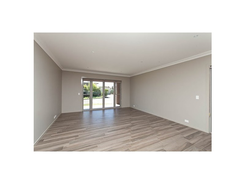 13 Seymour Road, Flinders NSW 2529