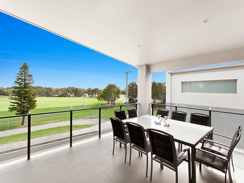 10 Beach Road, Shellharbour NSW 2529