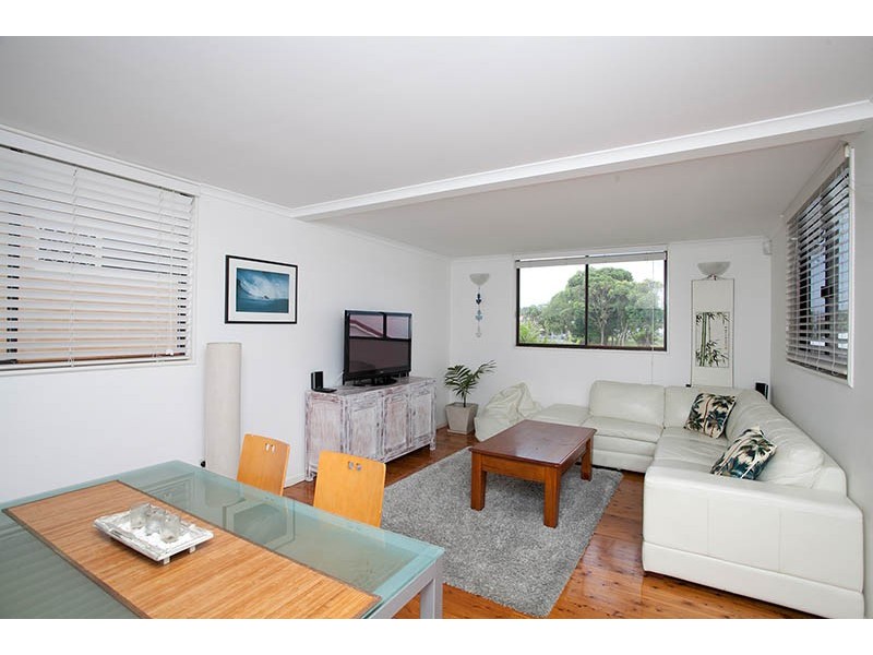 22 Leawarra Avenue, Warilla NSW 2528