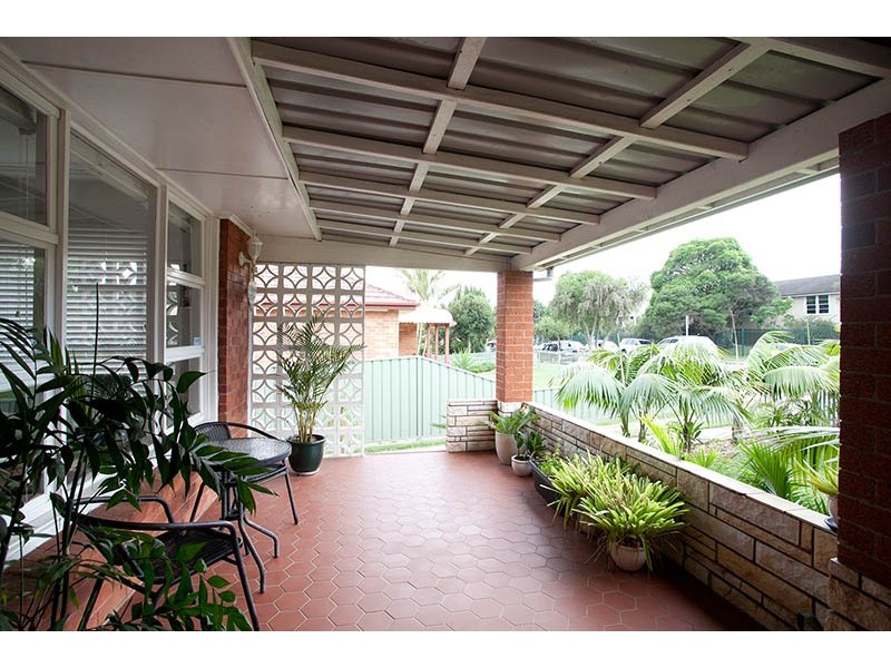 22 Leawarra Avenue, Warilla NSW 2528