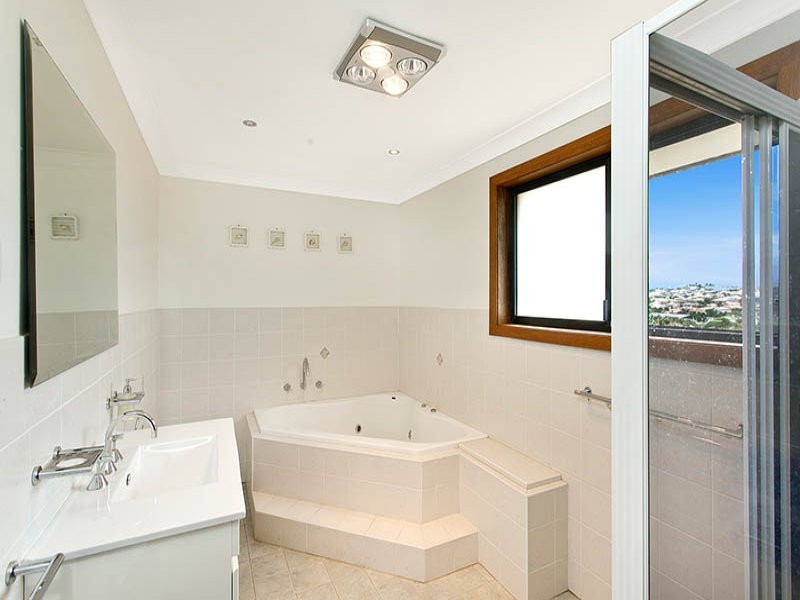 26 Eucumbene Avenue, Flinders NSW 2529